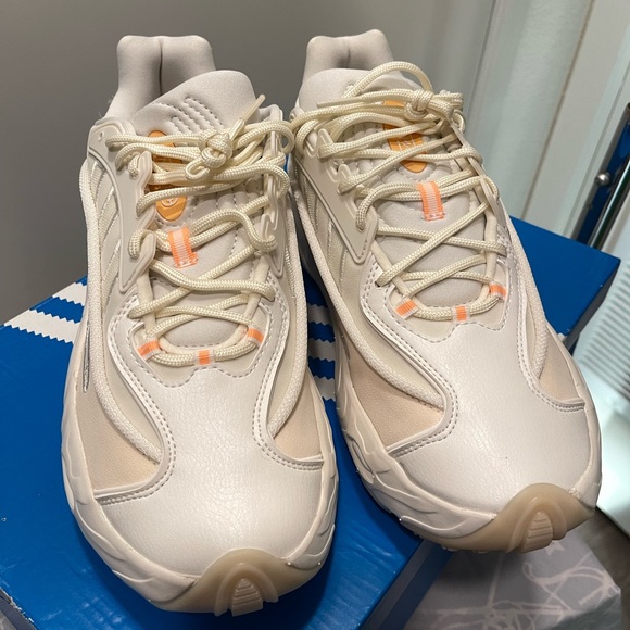 Brand New in Box Adidas Oznova Womens size 10.5 - Picture 6 of 6